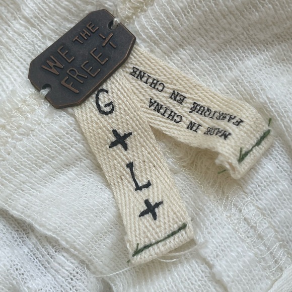 Free People We The Free Split Back Turtleneck White Ivory Size Large NWOT - Picture 5 of 9